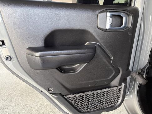 Used 2021 Jeep Wrangler Unlimited Rubicon image 25