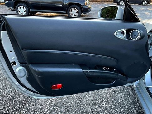 Used 2008 Nissan 350Z Touring image 17