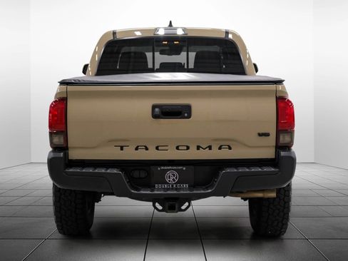 Used 2019 Toyota Tacoma TRD Off-Road AWD/4WD image 9