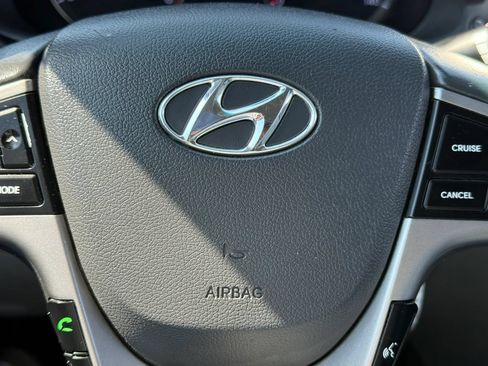 Used 2016 Hyundai Accent SE w/ Option Group 03 FWD image 18
