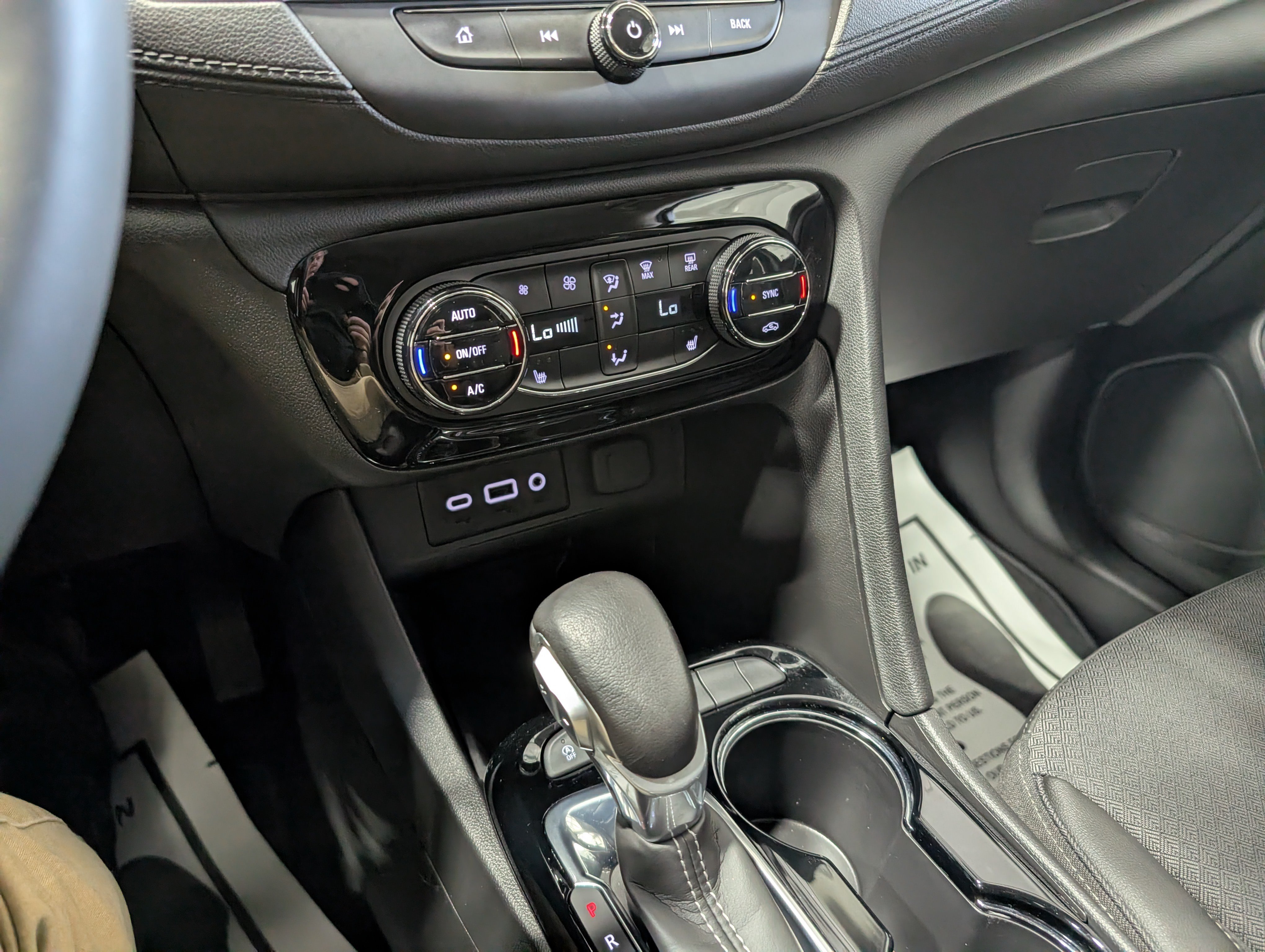 Used 2023 Buick Encore GX Select w/ Sport Touring Package FWD image 23