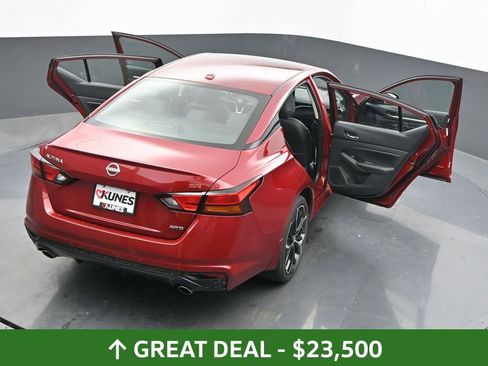 Used 2024 Nissan Altima 2.5 SR w/ SR Premium Package image 70