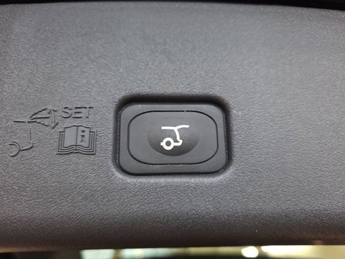 Used 2024 Lincoln Nautilus Premier w/ Jet Appearance Package AWD/4WD image 13
