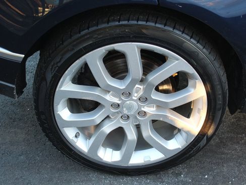 Used 2015 Land Rover Range Rover HSE image 29