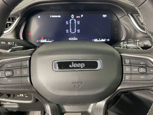 New 2025 Jeep Grand Cherokee L Laredo image 23