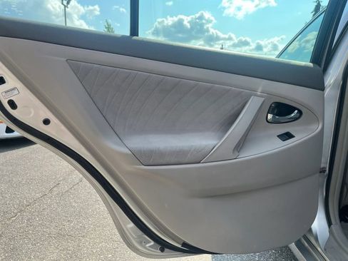 Used 2007 Toyota Camry LE FWD image 17