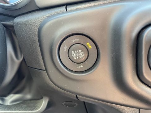 Used 2023 Jeep Wrangler Unlimited Sport image 19