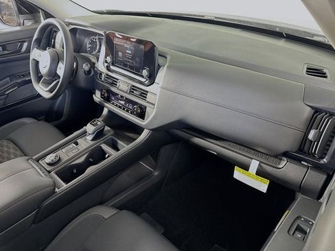 New 2025 Nissan Pathfinder S image 29