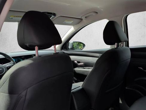 Used 2025 Hyundai Tucson SE FWD image 16