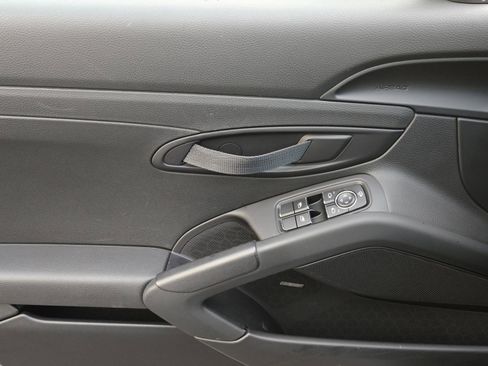 Used 2022 Porsche 718 Boxster image 30