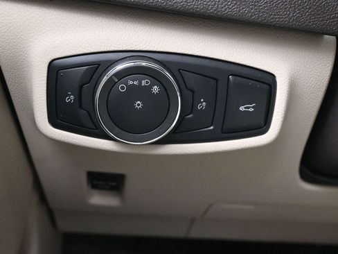 Used 2018 Lincoln MKC Select w/ Select Plus Package AWD/4WD image 21