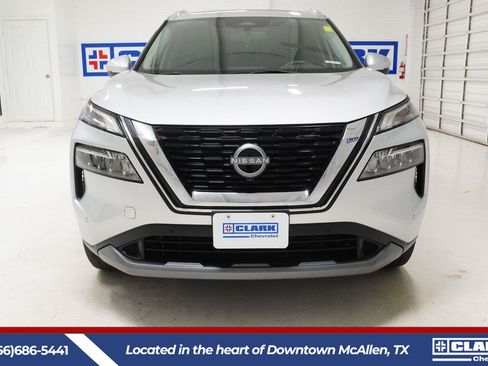 Used 2023 Nissan Rogue SL w/ SL Premium Package FWD image 2