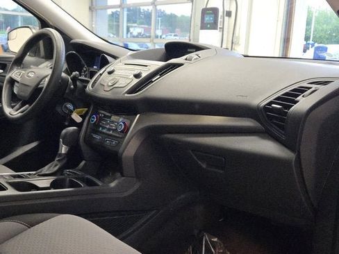 Used 2017 Ford Escape SE FWD image 4