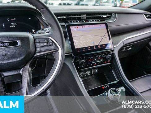Used 2025 Jeep Grand Cherokee Limited w/ Luxury Tech Group II RWD image 31