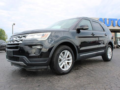 Used 2018 Ford Explorer XLT w/ Equipment Group 201A AWD/4WD image 14
