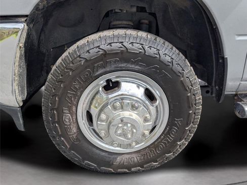 Used 2024 RAM 3500 Tradesman w/ Chrome Appearance Group image 9