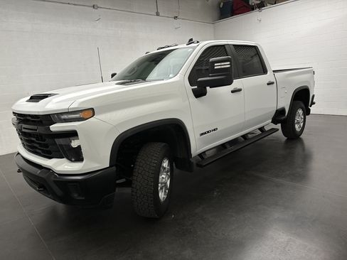 Used 2024 Chevrolet Silverado 3500 W/T w/ WT Convenience Package AWD/4WD image 4