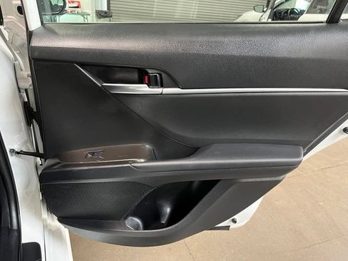 Used 2023 Toyota Camry SE FWD image 13