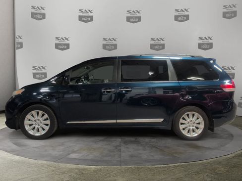 Used 2011 Toyota Sienna Limited image 2