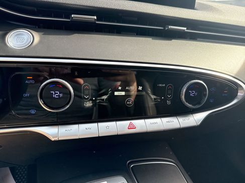 Used 2025 Genesis GV70 2.5T image 35