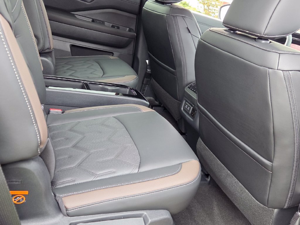 New 2026 Nissan Pathfinder Platinum AWD/4WD image 15
