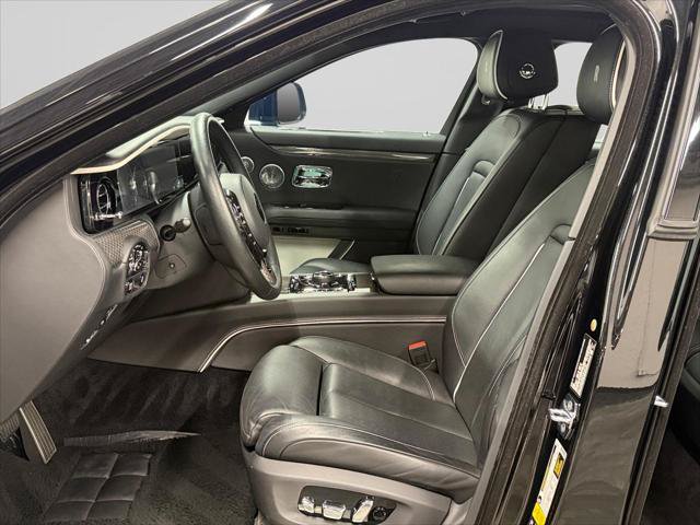 Used 2023 Rolls-Royce Ghost Black Badge w/ Black Badge Ghost Package AWD/4WD image 9