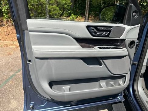 Used 2019 Lincoln Navigator L Reserve AWD/4WD image 12