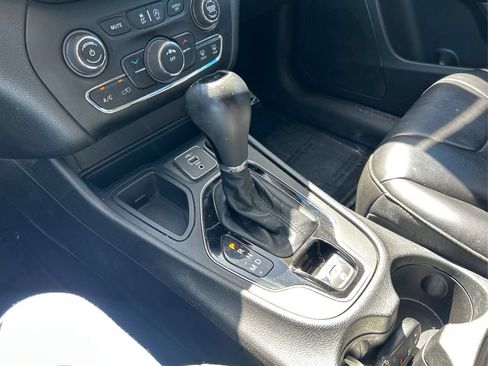 Used 2021 Jeep Cherokee Latitude Plus FWD image 22