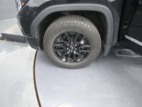 Used 2023 GMC Sierra 1500 Elevation w/ Preferred Package AWD/4WD image 16