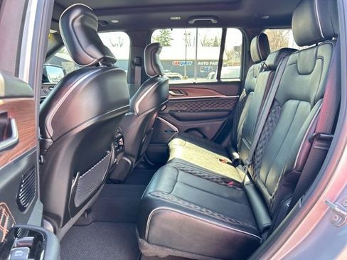 Used 2023 Jeep Grand Cherokee Summit w/ Adv Protech Group IV AWD/4WD image 24