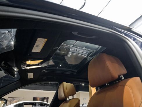 Used 2019 BMW 540i xDrive w/ Premium Package image 5