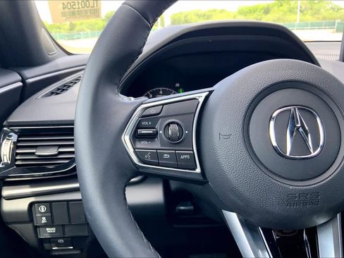 Used 2026 Acura RDX SH-AWD image 23