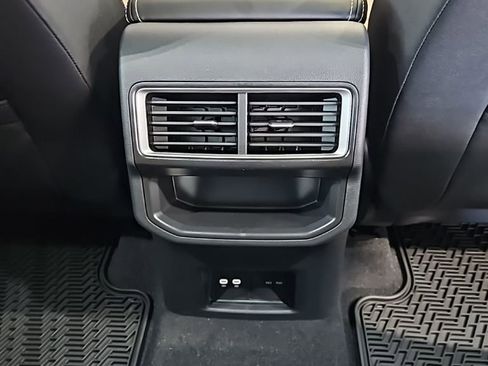 New 2026 Volkswagen Atlas Cross Sport SE AWD/4WD image 18