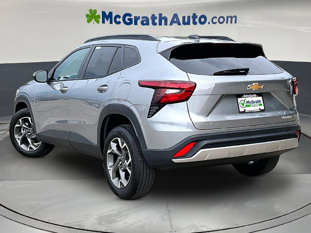 Used 2024 Chevrolet Trax LT w/ Driver Confidence Package FWD image 5