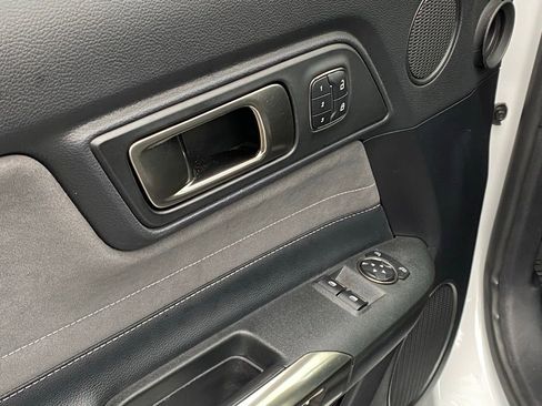 Used 2019 Ford Mustang Shelby GT350 w/ Technology Package RWD image 10