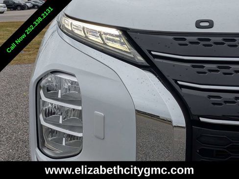 Used 2022 Mitsubishi Outlander SE image 10