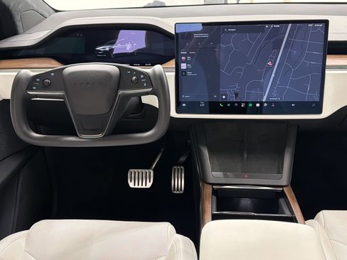 Used 2023 Tesla Model X AWD/4WD image 4