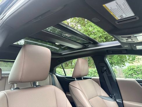 Used 2023 Lexus ES 350 w/ Premium Package FWD image 36