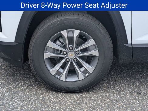 New 2026 Chevrolet Equinox LT w/ Convenience Package II image 24