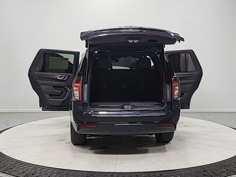 Used 2023 Chevrolet Tahoe Z71 w/ Luxury Package AWD/4WD image 15