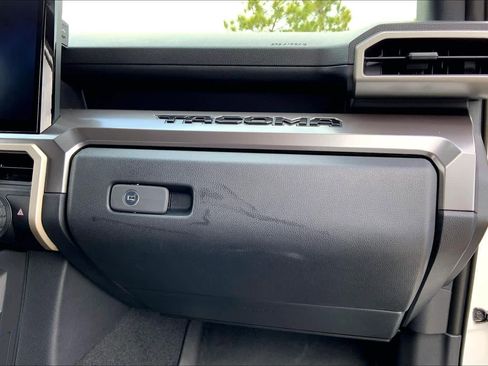 Used 2024 Toyota Tacoma TRD Off-Road image 17