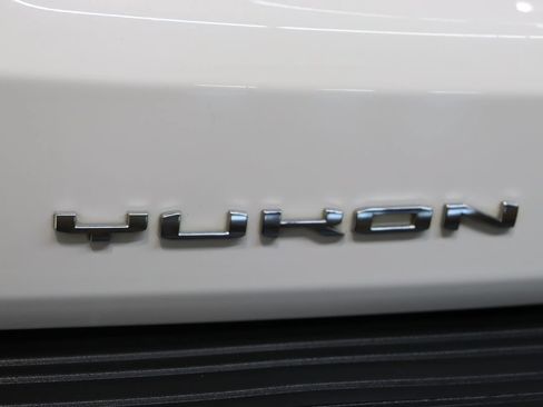Used 2021 GMC Yukon XL SLT w/ SLT Premium Package RWD image 25