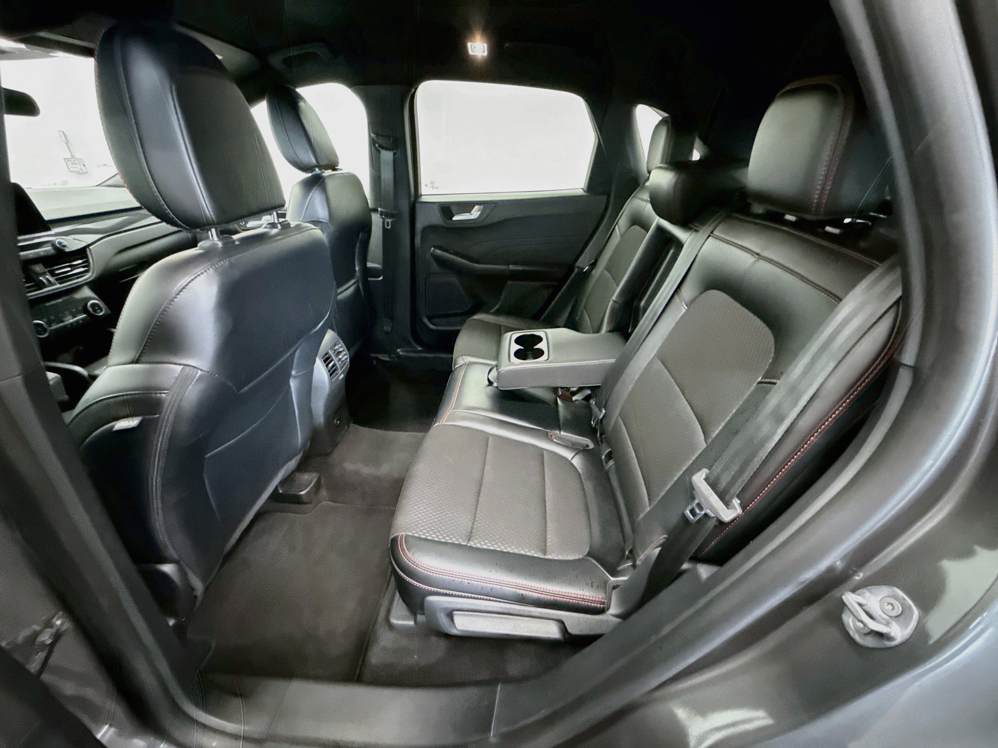 Used 2025 Ford Escape ST-Line Select AWD/4WD image 27