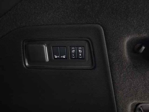 Certified 2025 Cadillac Escalade Sport Platinum w/ LPO, ONYX Package image 7