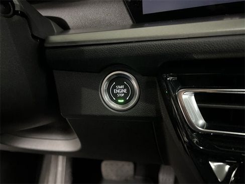 Certified 2025 Chevrolet Traverse LT image 17