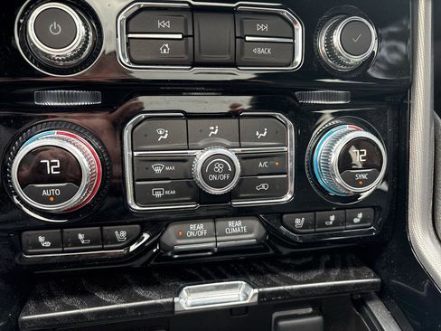 Used 2024 GMC Yukon Denali w/ LPO, Floor Liner Package image 10