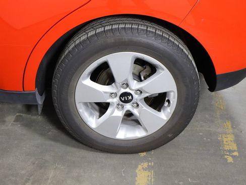 Used 2019 Kia Soul FWD image 34