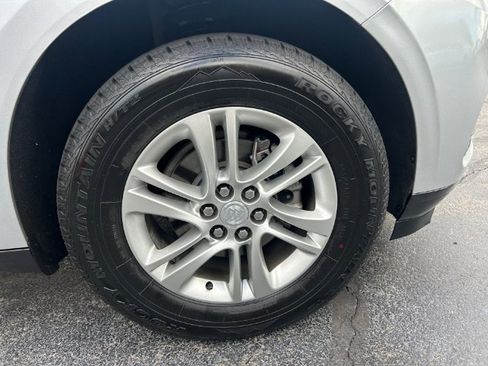 Used 2021 Buick Enclave Essence w/ Sound and Sites Package AWD/4WD image 22