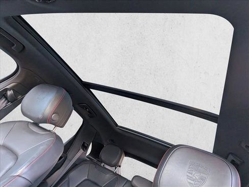 Used 2023 Porsche Cayenne image 14