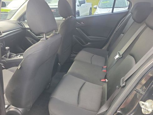 Used 2018 MAZDA MAZDA3 Sport FWD image 14